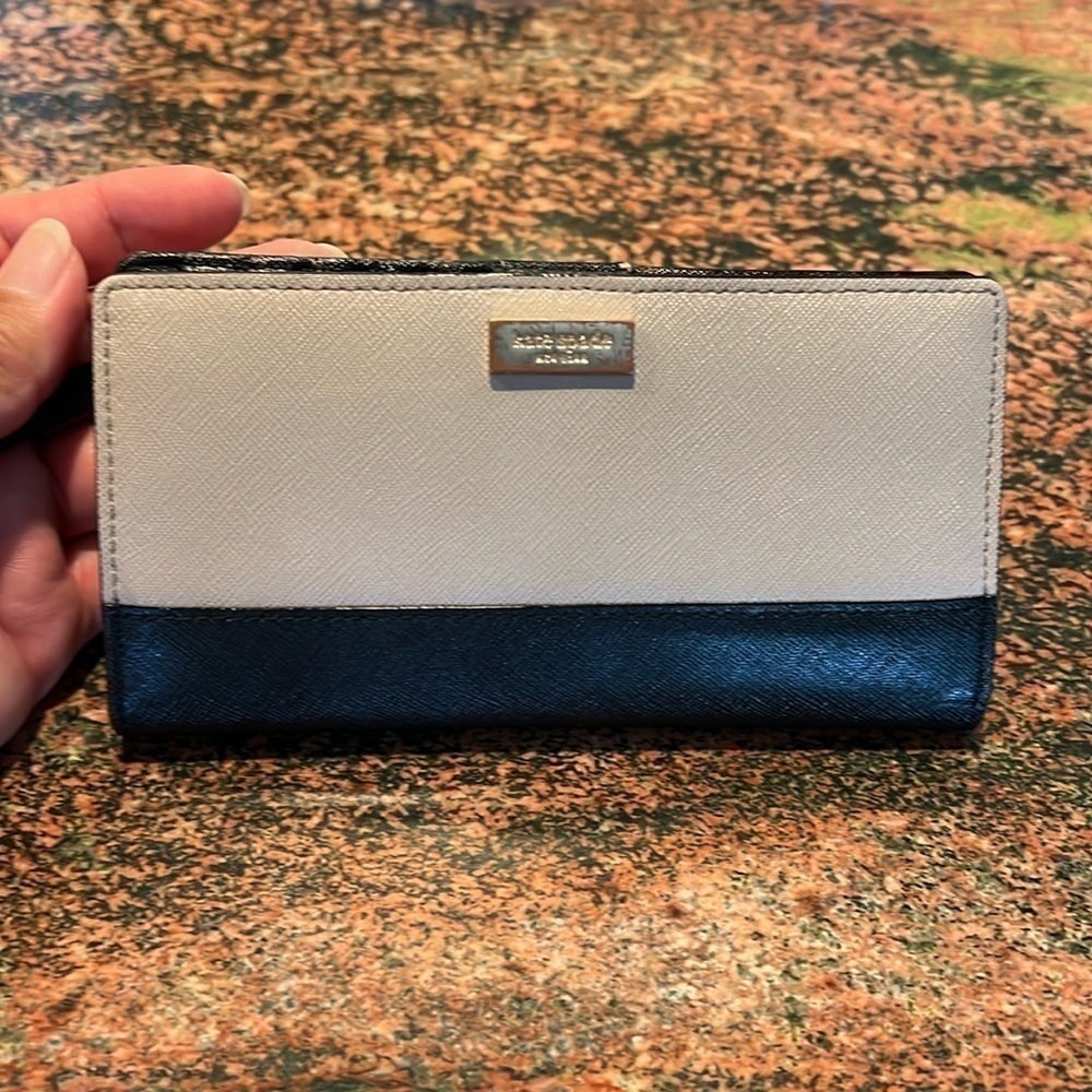 Kate Spade Neda Newbury Lane Wallet Dune/Black EUC